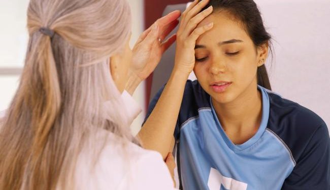 Los repetidos impactos en la cabeza causan pérdida e inflamación de neuronas tempranas en atletas jóvenes