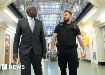 Se entregarán chalecos a prueba de apuñalación a miles de oficiales de prisión