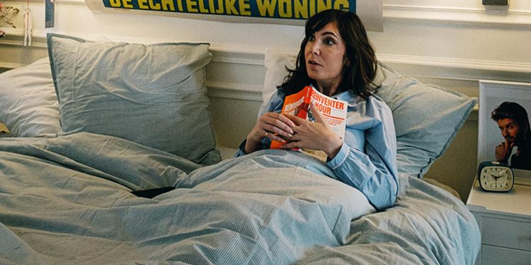 Avec Nora Hamzawi, le Roman-Photo Reprend des Couleurs