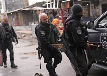 Video. La policía de Río libera rehenes en Raid que deja a ocho muertos