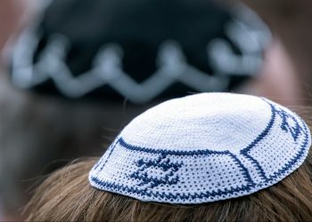 La UE intensificará la seguridad de los judíos en Europa contra el antisemitismo 'preocupante'