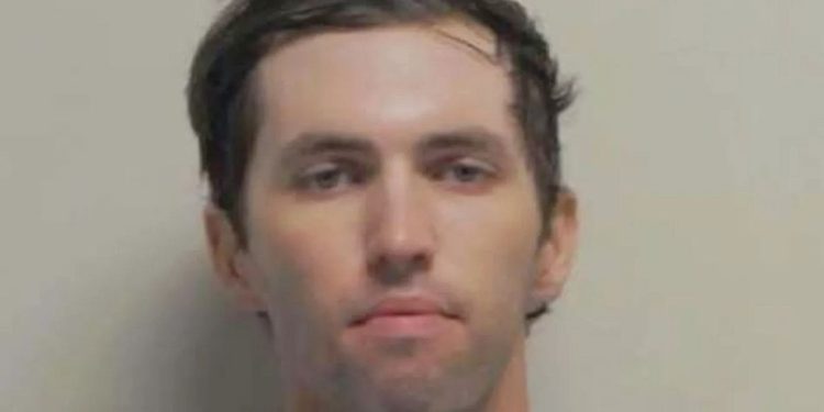 Sospechoso en Kirk Killing acusado de asesinato agravado como el fiscal dice que el ADN encontró en Gun Trigger