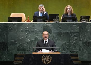El presidente Aliyev muestra el acuerdo de paz y el liderazgo de la energía de Azerbaiyán en la ONU