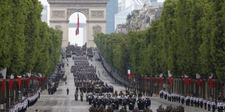 FRANCIA Ojos del servicio militar opcional mientras Putin acecha – Político