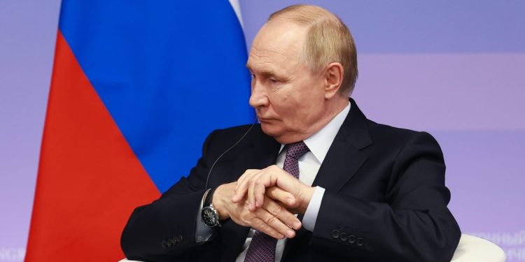 Putin advierte a las tropas occidentales en Ucrania serán «objetivos legítimos» para Rusia – Político