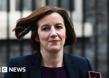 Phillipson sugiere que el límite de beneficio de dos hijos podría ser levantado