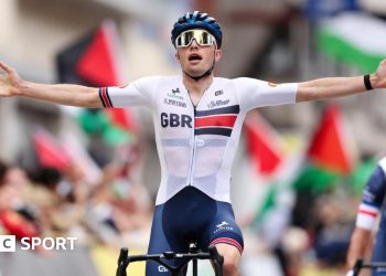 Fin Graham gana la cuarta sucesiva carrera de oro en la carrera en el Campeonato Mundial para el Ciclismo