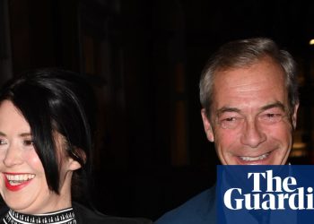 Nigel Farage instó a aclarar si ahorró impuestos sobre la circunscripción de Essex Home | Nigel Farage