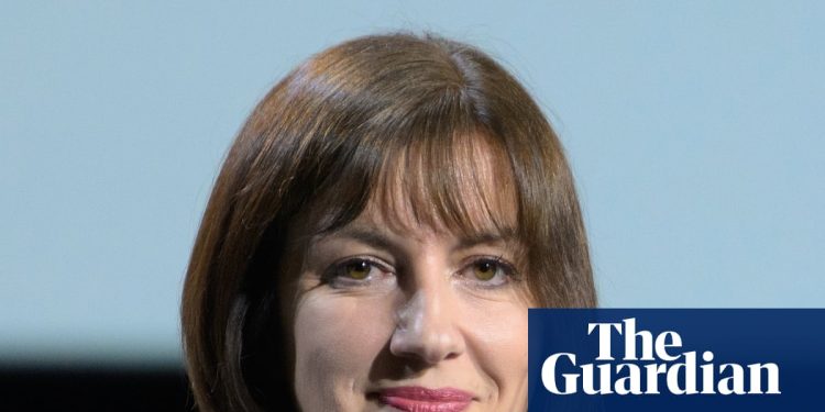Farage poniendo en peligro a las mujeres al no condenar las afirmaciones de paracetamol, dice Bridget Phillipson | Liderazgo adjunto del Partido Laborista