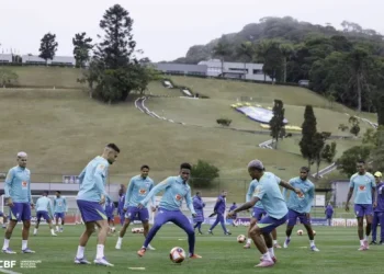 Médico Brasileño Advierte que Jugar en el Alto Aumlará la Fatiga de Jugadores de la Canarinha