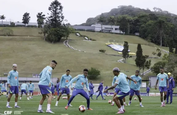 Médico Brasileño Advierte que Jugar en el Alto Aumlará la Fatiga de Jugadores de la Canarinha