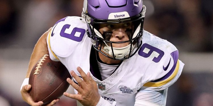 En el debut de la NFL, QB JJ McCarthy Rallies Vikings Past Bears