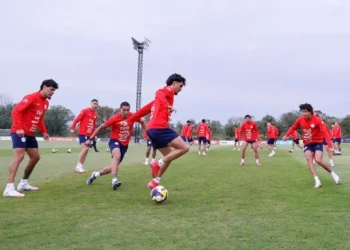 Perú recibe un paraguay que viajó a lima con tres ausencias