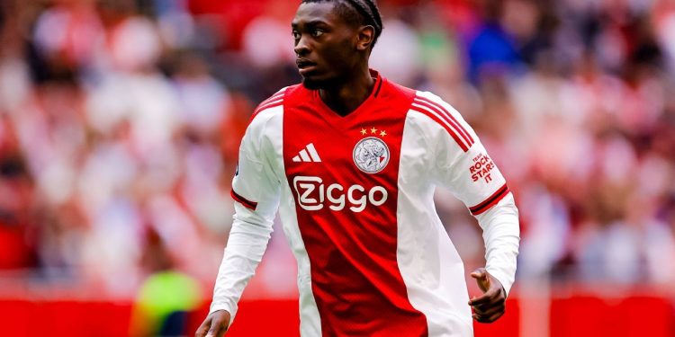 Rumores de transferencia, noticias: Premier League 'Big 6' Alling Ajax's Mokio