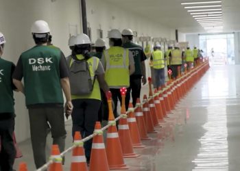 Por qué los trabajadores de EV coreanos ahora llevan pasaportes a todas partes en medio de temores de inmigración