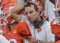Dabo Swinney emocional como la pérdida 'dolorosa' cae a Clemson a 1-3