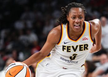 Kelsey Mitchell continúa alimentando la carrera de playoffs de la WNBA de la Fiebre