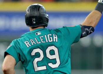 ¡60 jonrones! Desglose de la histórica temporada 2025 de Cal Raleigh