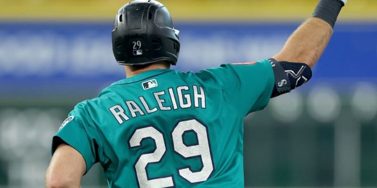 ¡60 jonrones! Desglose de la histórica temporada 2025 de Cal Raleigh