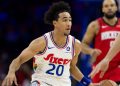 Jared McCain de 76ers lesiona el pulgar, podría perder el inicio de la temporada