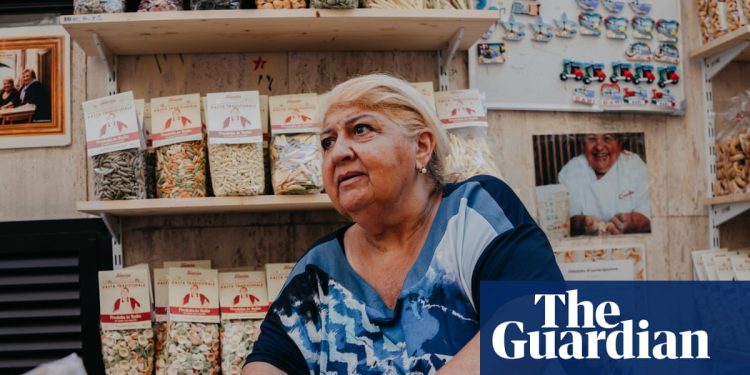 Barricadas en Bari: Por qué las 'Grannies de Pasta' de la ciudad están bajo escrutinio | Italia