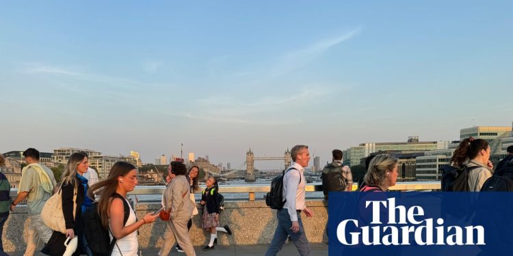 Labor busca un esquema de movilidad juvenil 'ambicioso' con la UE | unión Europea