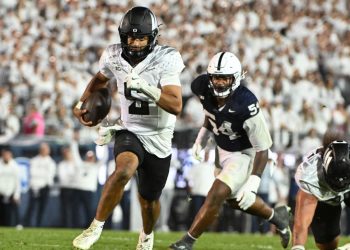 Oregon's Lanning promociona a Moore como el mejor QB después de vencer a Penn State