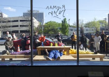 El último hurra de una galería de una galería dirigida por artistas de Chicago antes del cierre forzado