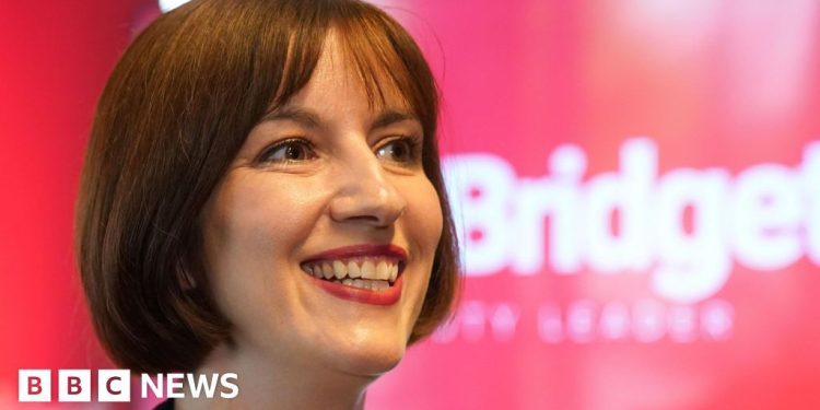 Phillipson insta al partido a permanecer unido