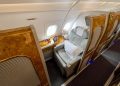 Emirates restringe las reservas de premios de primera clase para niños pequeños