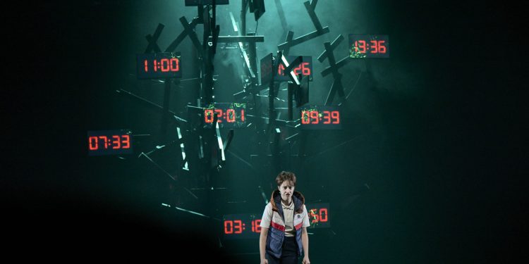 Un Vije Luminoso del Dolor al Amor en un monstruo viene a Verme, por LaJoven