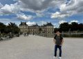 Dar un paseo histórico por París con el contexto de viaje