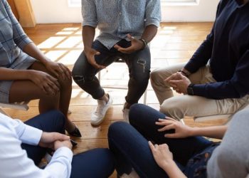 El tratamiento de la adicción a los opioides en las cárceles mejora el compromiso del tratamiento, reduce las muertes por sobredosis y el reencarcel