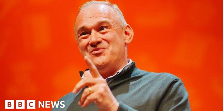 Lib Dems consideran abandonar la oposición a las cartas de identificación