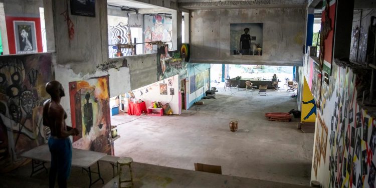 En Guadelupe, Le Center des Arts et de la Culture Promis à Rénnovation Après Quatre Ans de Squat Artistique