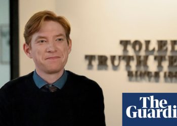 TV esta noche: Domhnall Gleeson intenta salvar un periódico fallido en el nuevo simulacro | Televisión