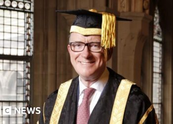 Mandelson despojado de honores por universidad a través de Epstein Links