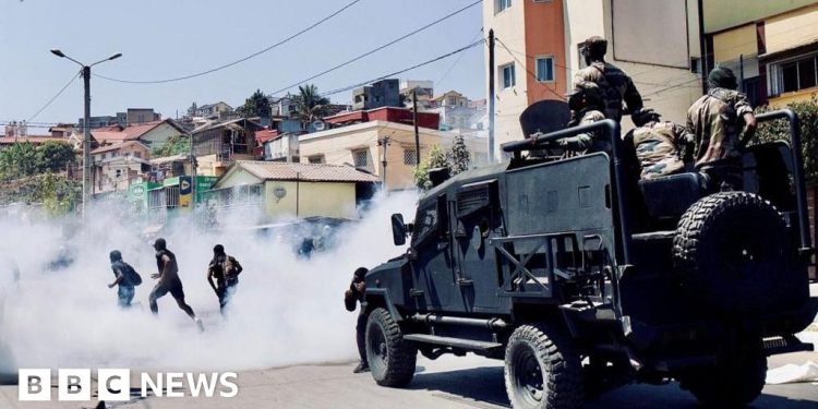 El presidente de Madagascar, disuelve el gobierno en medio de las protestas de 'Gen Z'