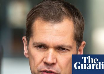 El secretario de justicia sugiere que Jenrick arriesgó el colapso del juicio por asesinato con Tweet | Robert Jenrick