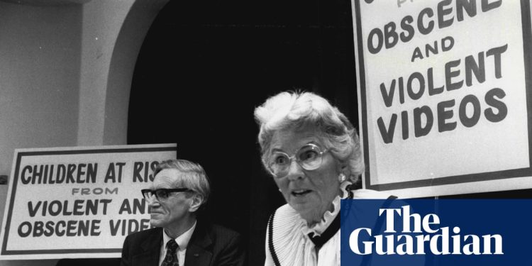 'Lo único que no tiene es el sexo real': la nueva obra de Mary Whitehouse que habría enfurecido a Mary Whitehouse | Teatro
