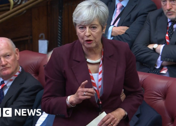 Los compañeros acuerdan un escrutinio adicional mientras debatieron el proyecto de ley de morir asistido