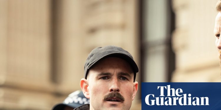 Neo-Nazi Thomas Sewell dio una orden de trabajo comunitaria para intimidar al oficial de policía y esposa | Victoria