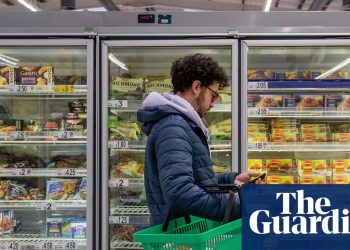 Los minoristas dicen que los aumentos de impuestos podrían impulsar aún más la inflación a medida que los precios de las tiendas saltan | Industria minorista