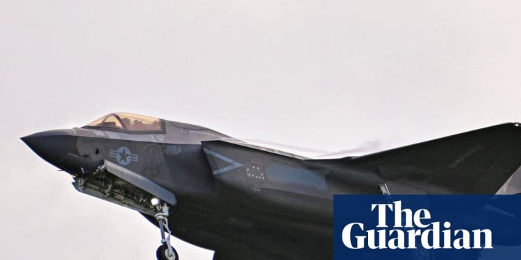 Trump dice que los militares llevaron a cabo una huelga en el presunto buque de cartel de drogas venezolanas | Administración de Trump