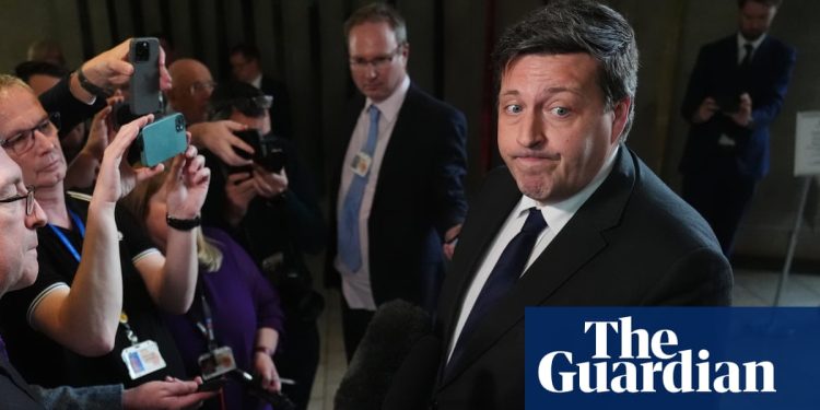 El ministro escocés, Jamie Hepburn, renuncia después de la acusación de asalto de Douglas Ross | Política escocesa