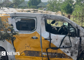 Russian Air Strike mata a 24 en la cola de pensiones, dice Ucrania