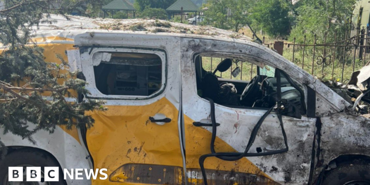 Russian Air Strike mata a 24 en la cola de pensiones, dice Ucrania