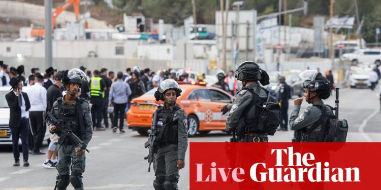 Cinco personas asesinadas en el tiroteo de Jerusalén; Israel amenaza la ciudad de Gaza con 'poderoso huracán' – Crisis de Medio Oriente en vivo | Gaza