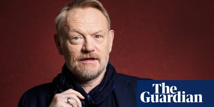 Jared Harris: 'Papá noqueó a un irlandés y luego lo trajo arrojando a Guinness en su cara' | Película