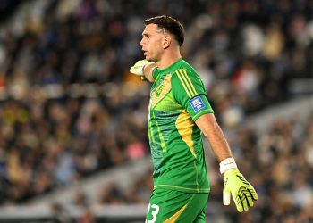 Dibu Martínez Sumó un Nuevo Arco en Cero, Alcanzó una Marca del Pato Fillol y Eligió Al Mejor Arquero de la Historia :: Olé